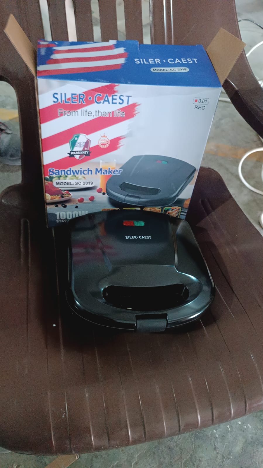 Sandwich Maker – Non-Stick Plates & Indicator Lights for Easy Home Cooking Your Brand