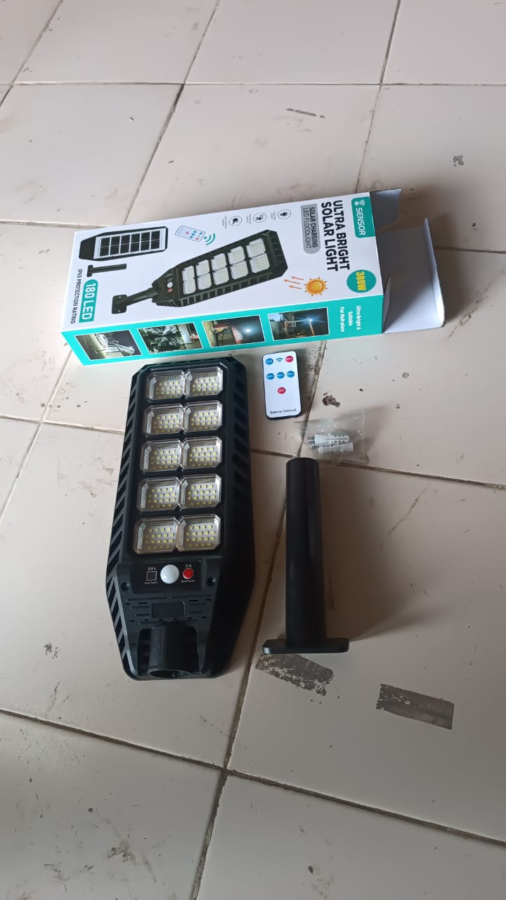 High-Powered Solar LED Street Light with Motion Sensor & Remote Control Signature Kart