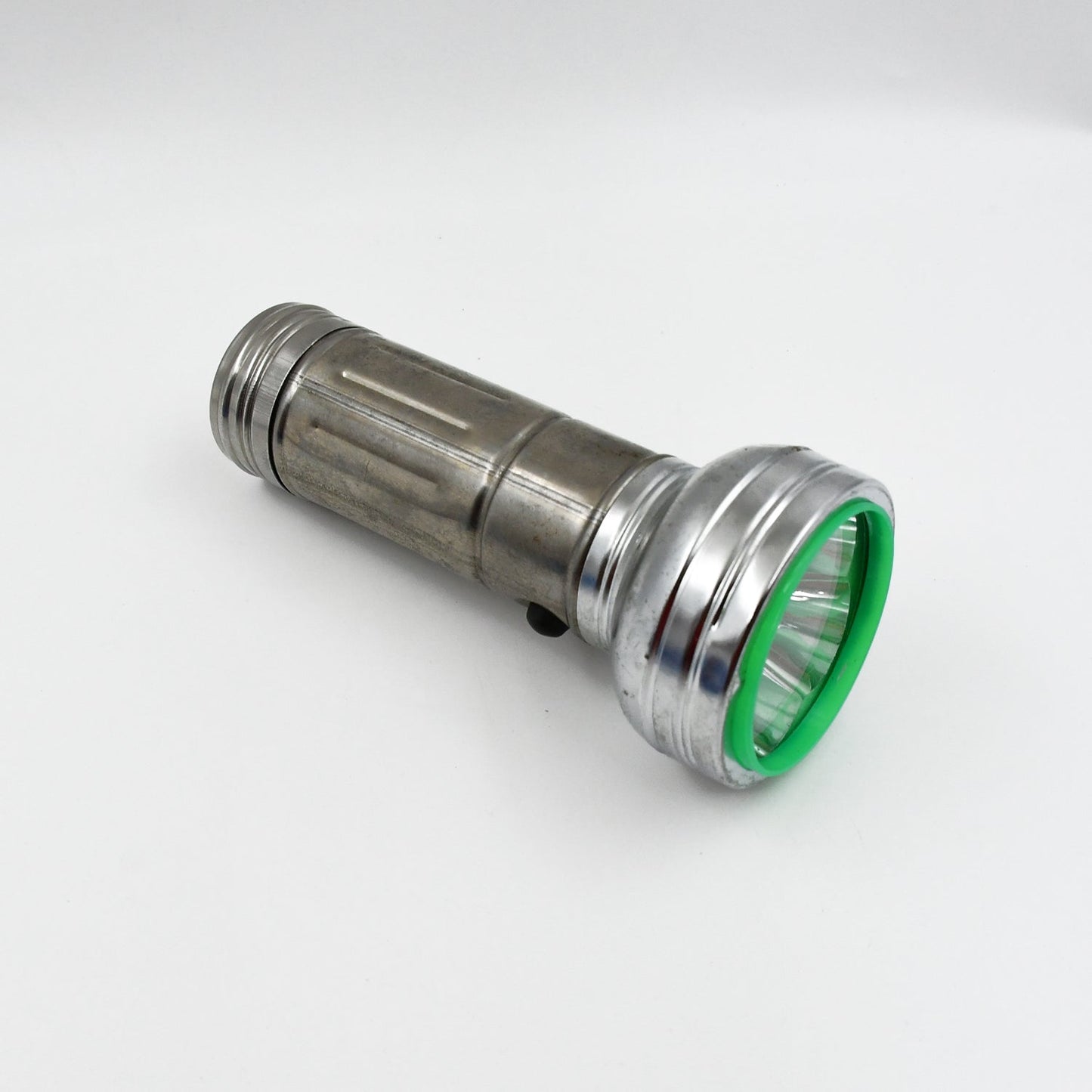 Nostalgic Portable Flashlight – Simple Iron Outdoor Old-Fashioned Torch Light signaturekarts