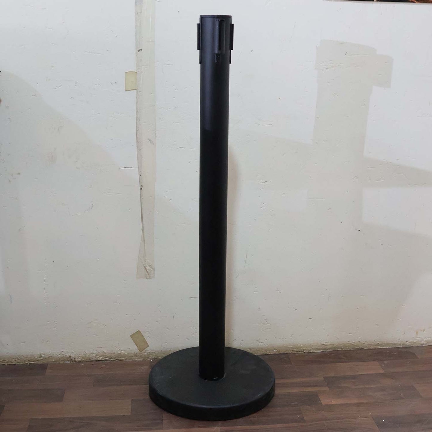 Heavy Duty Retractable Belt Crowd Control Pole with Sturdy Base – 1 Pc The Morsignaturekarts