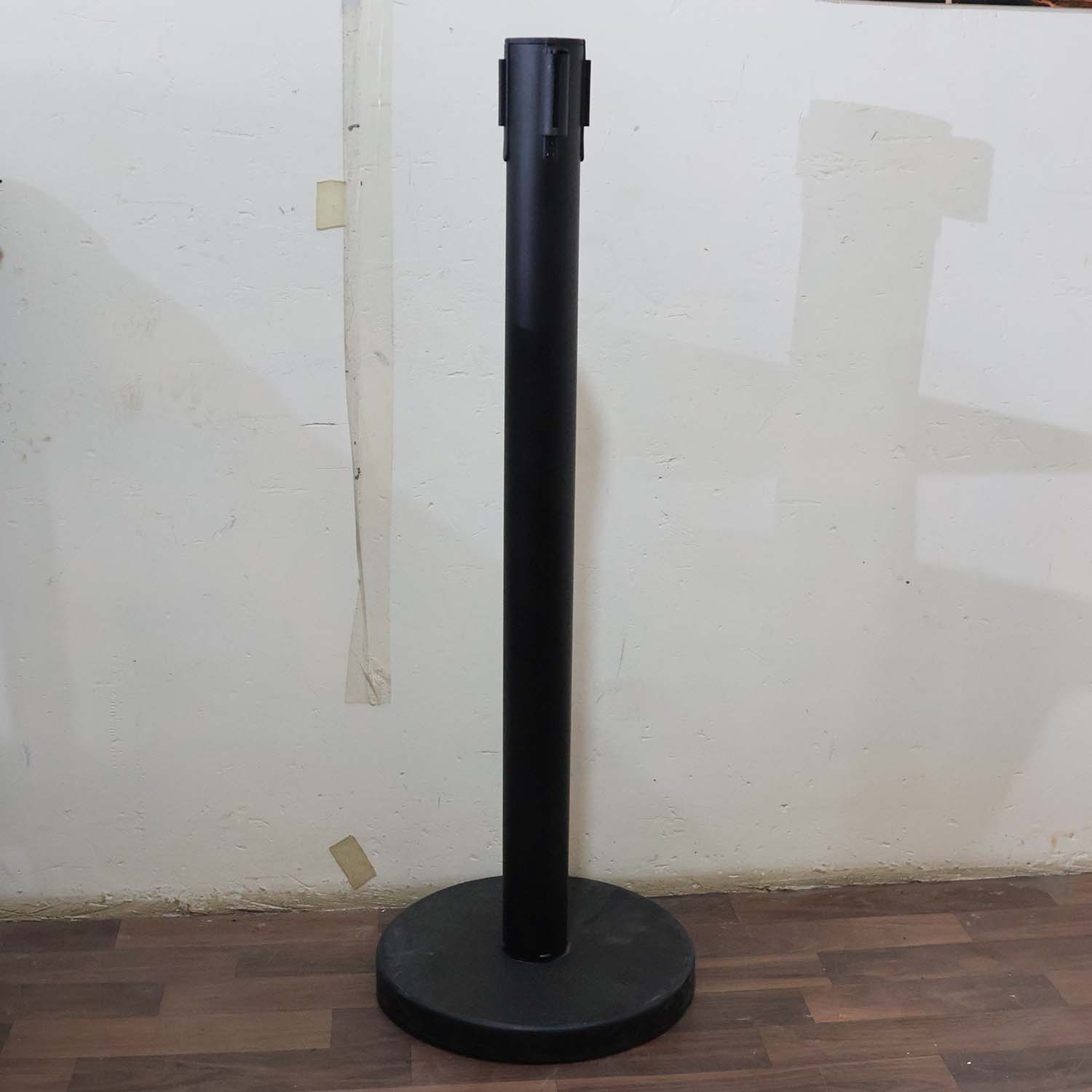 Heavy Duty Retractable Belt Crowd Control Pole with Sturdy Base – 1 Pc The Morsignaturekarts